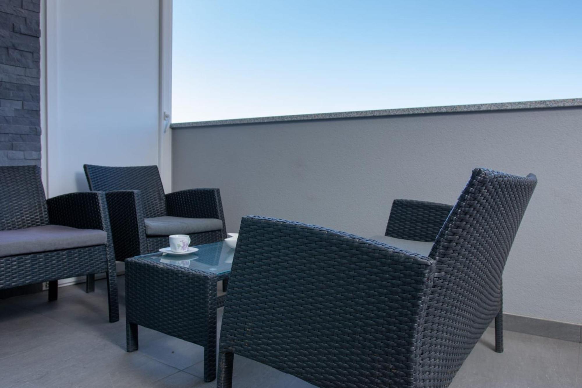 Apartments Pasalic Kaštela Екстериор снимка