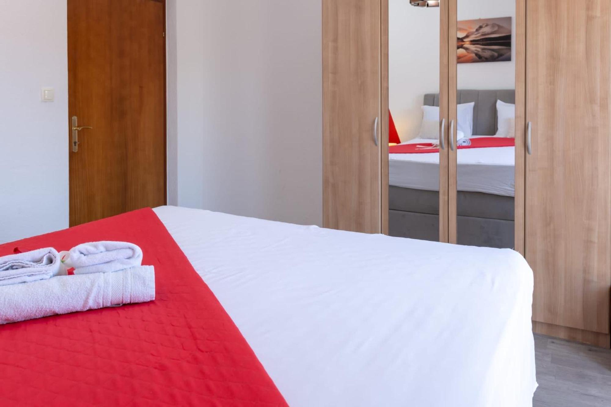 Apartments Pasalic Kaštela Екстериор снимка