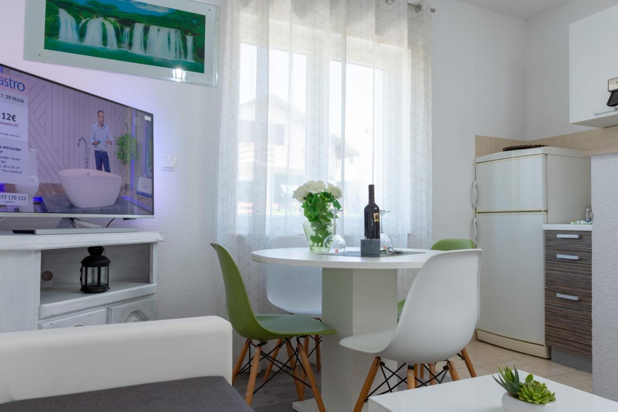 Apartments Pasalic Kaštela Екстериор снимка